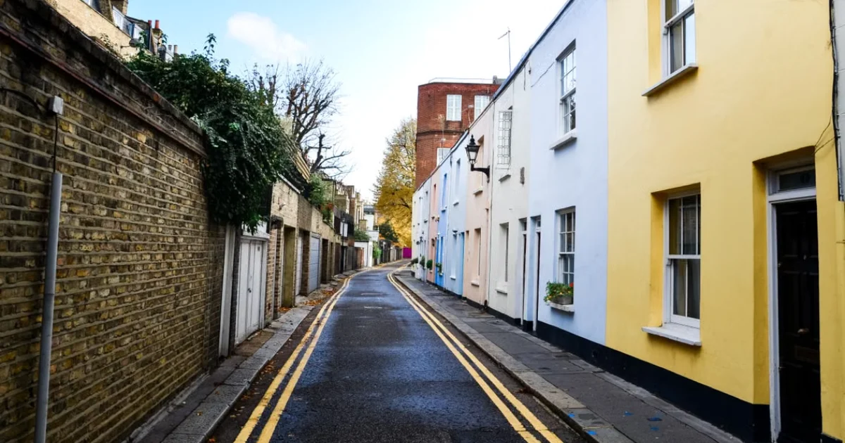 Party Wall Surveyor advising on the Agreed Surveyor route in Notting Hill, London